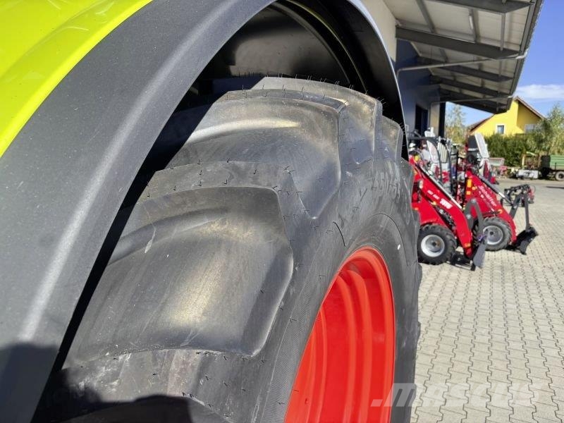 CLAAS ARION 530 CMATIC CEBIS Трактори