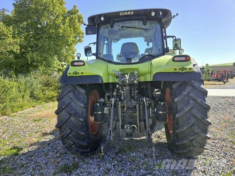CLAAS ARION 530 STAGE Traktoren