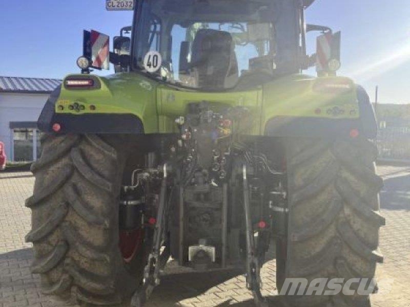 CLAAS ARION 570 +FL 140 Trattori