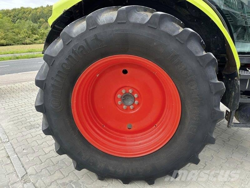 CLAAS ARION 620 CEBIS HEXASHIFT Traktoren