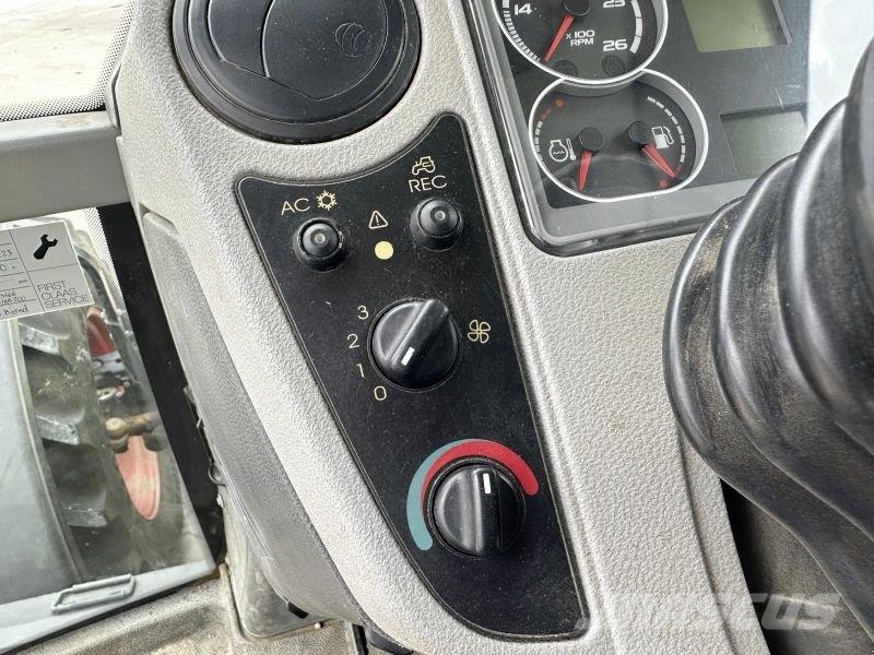 CLAAS ARION 620 CEBIS HEXASHIFT Traktoren