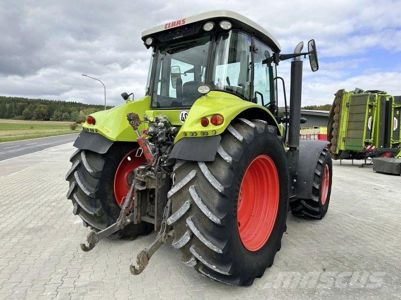 CLAAS ARION 620 CEBIS HEXASHIFT Traktoren