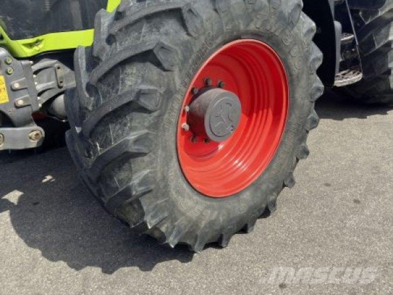 CLAAS ARION 650 C-MATIC الجرارات
