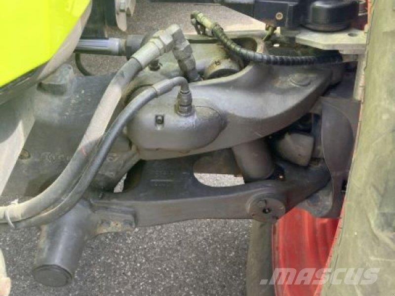 CLAAS ARION 650 C-MATIC الجرارات