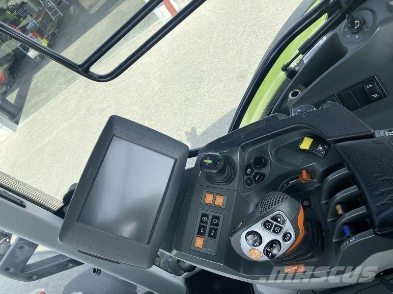 CLAAS ARION 650 C-MATIC الجرارات