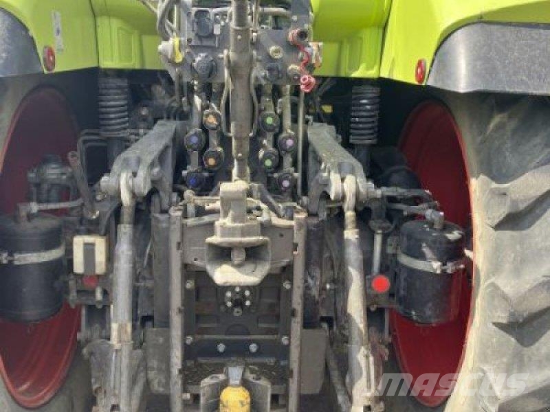 CLAAS ARION 650 C-MATIC الجرارات
