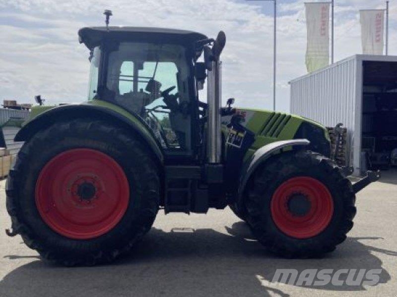 CLAAS ARION 650 C-MATIC الجرارات