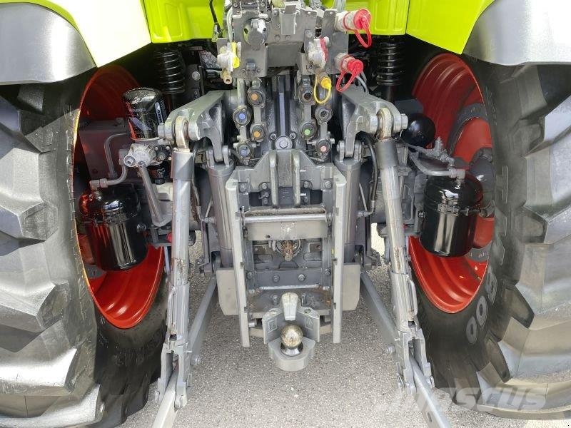 CLAAS ARION 660 Tractoren