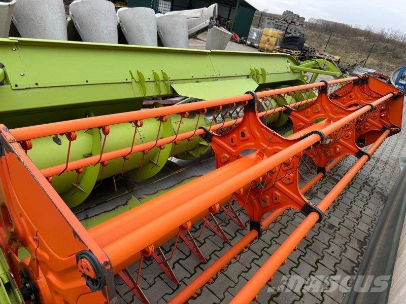CLAAS Avero 240 Combine harvesters