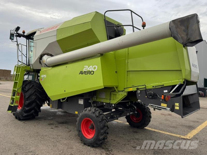 CLAAS Avero 240 Combine harvesters