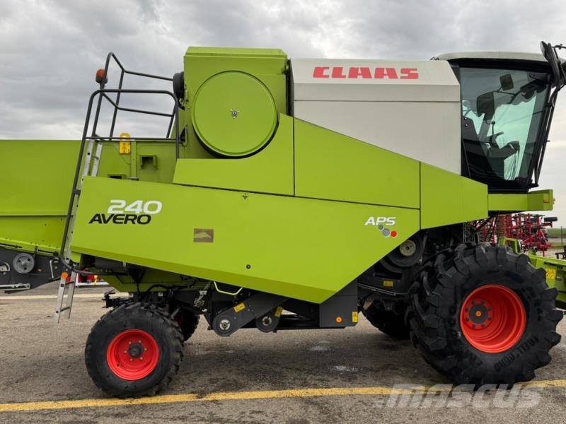 CLAAS Avero 240 Combine harvesters