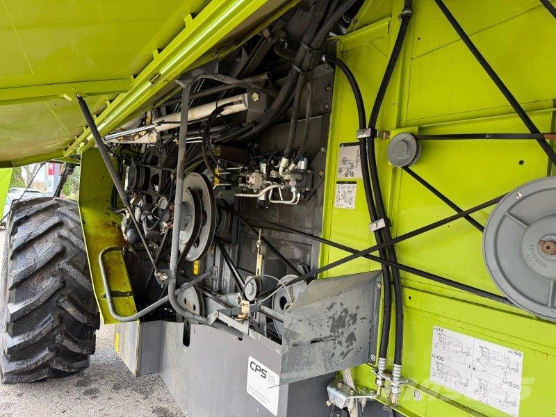 CLAAS Avero 240 Combine harvesters