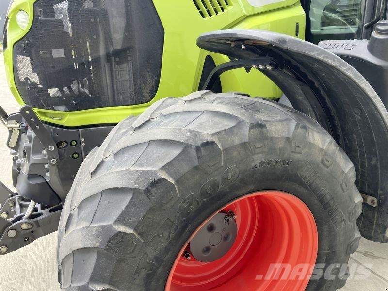 CLAAS AXION 810 CMATIC 트랙터