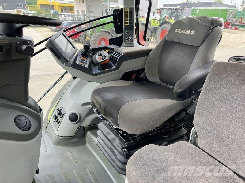 CLAAS AXION 810 CMATIC 트랙터