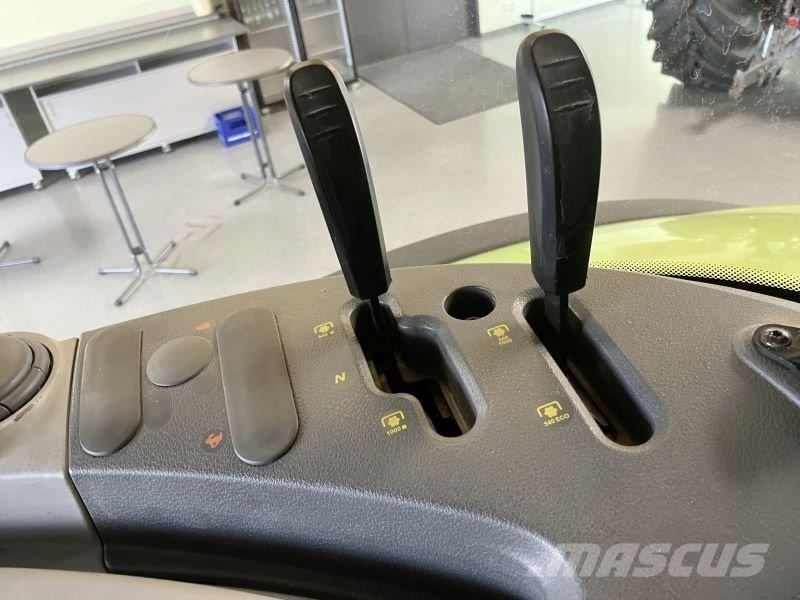 CLAAS AXION 820 CEBIS 트랙터