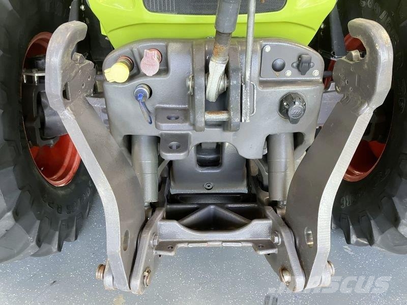 CLAAS AXION 820 CEBIS 트랙터