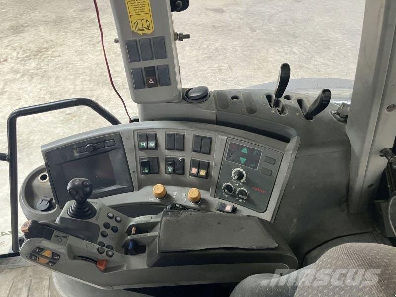CLAAS AXION 820 CMATIC Traktorji