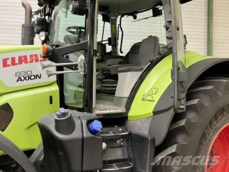 CLAAS AXION 830 الجرارات