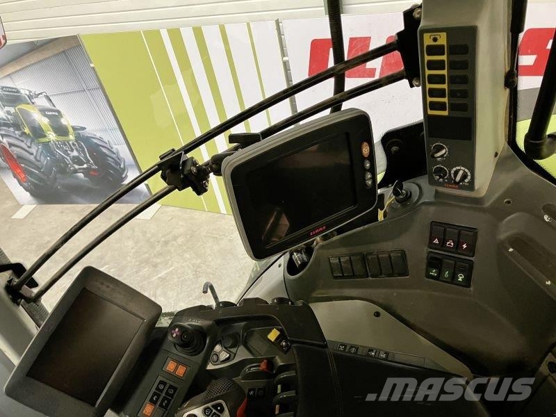 CLAAS AXION 830 الجرارات