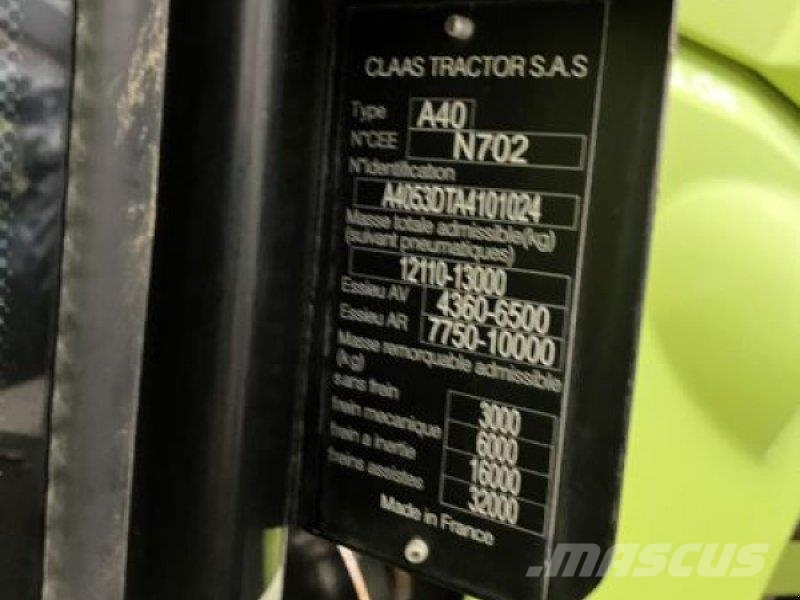 CLAAS AXION 830 الجرارات