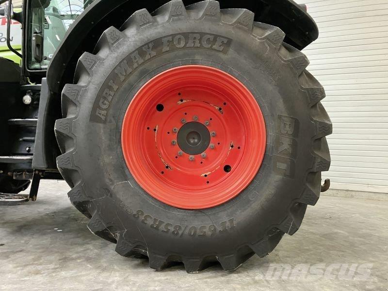 CLAAS AXION 830 الجرارات