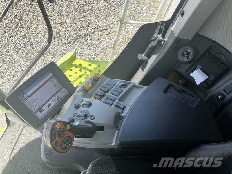 CLAAS LEXION 670 + VARIO 750 Mietitrebbiatrici
