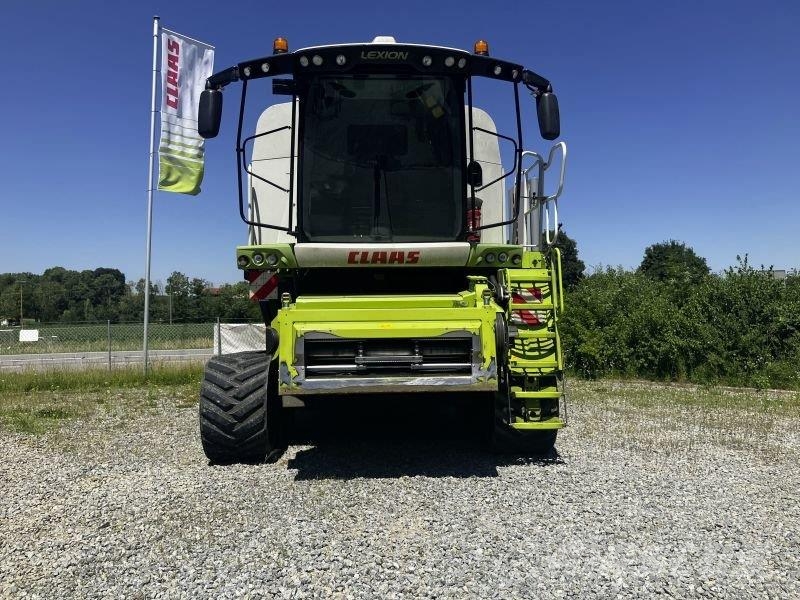 CLAAS LEXION 670 + VARIO 750 Mietitrebbiatrici