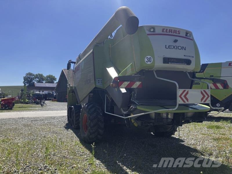 CLAAS LEXION 670 + VARIO 750 Mietitrebbiatrici