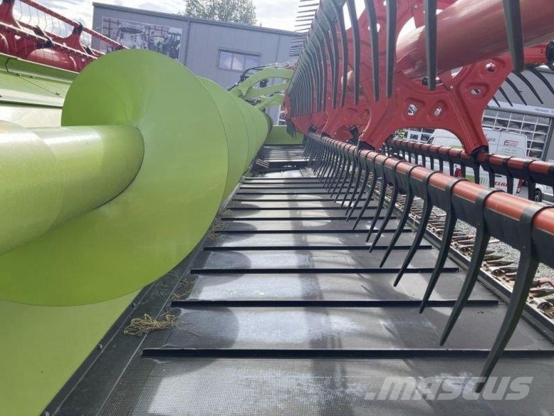 CLAAS LEXION 8700 TT Mähdrescher