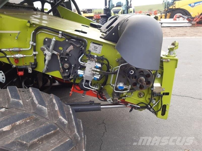 CLAAS MÄHDRESCHER LEXION 8700TT Combine harvesters
