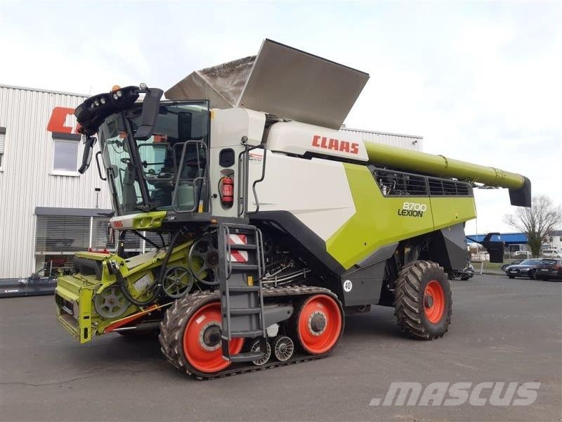 CLAAS MÄHDRESCHER LEXION 8700TT Combine harvesters