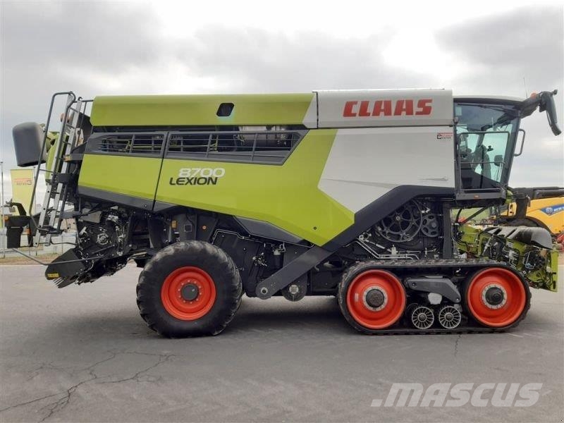 CLAAS MÄHDRESCHER LEXION 8700TT Combine harvesters