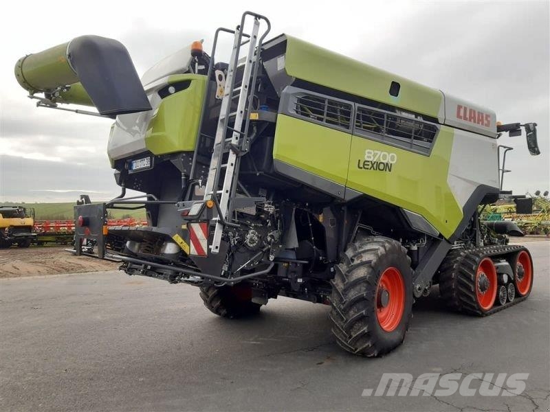 CLAAS MÄHDRESCHER LEXION 8700TT Combine harvesters