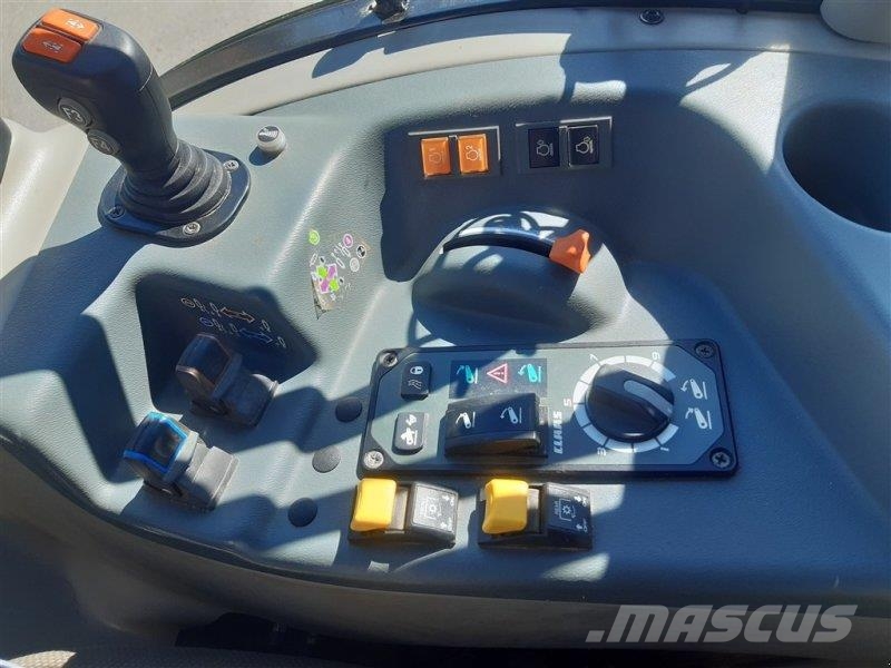 CLAAS Nexos 240 M Advanced 트랙터