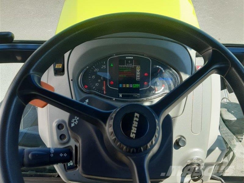 CLAAS Nexos 240 M Advanced 트랙터