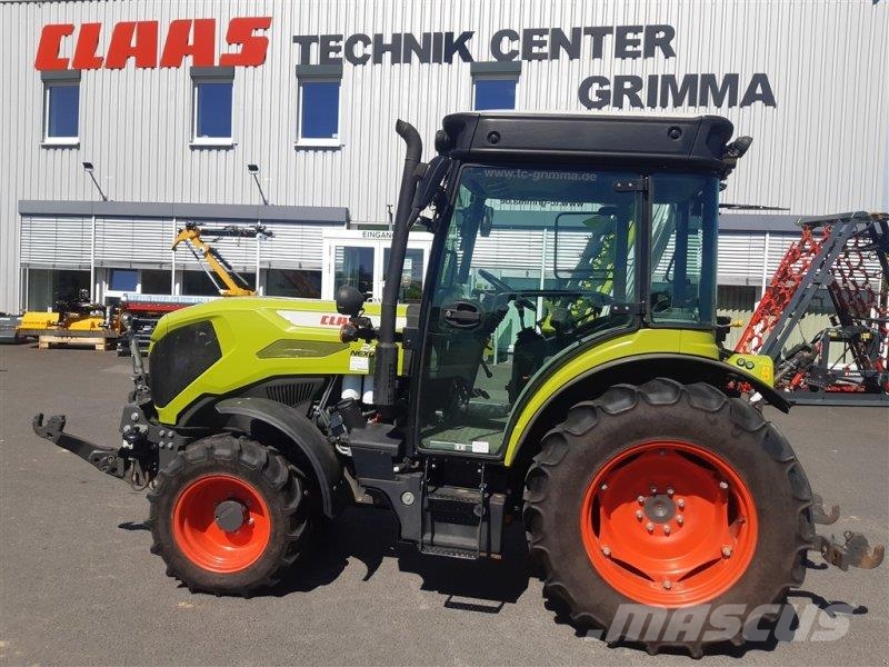 CLAAS Nexos 240 M Advanced 트랙터