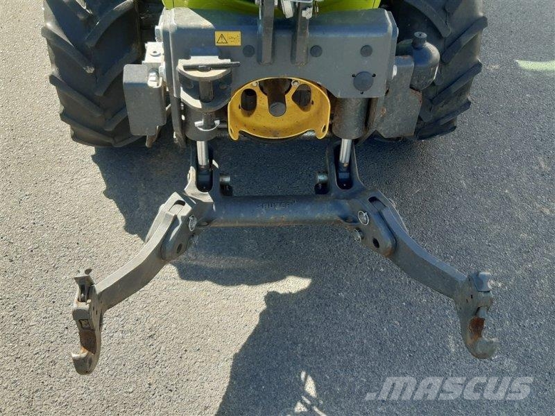 CLAAS Nexos 260 M Трактори