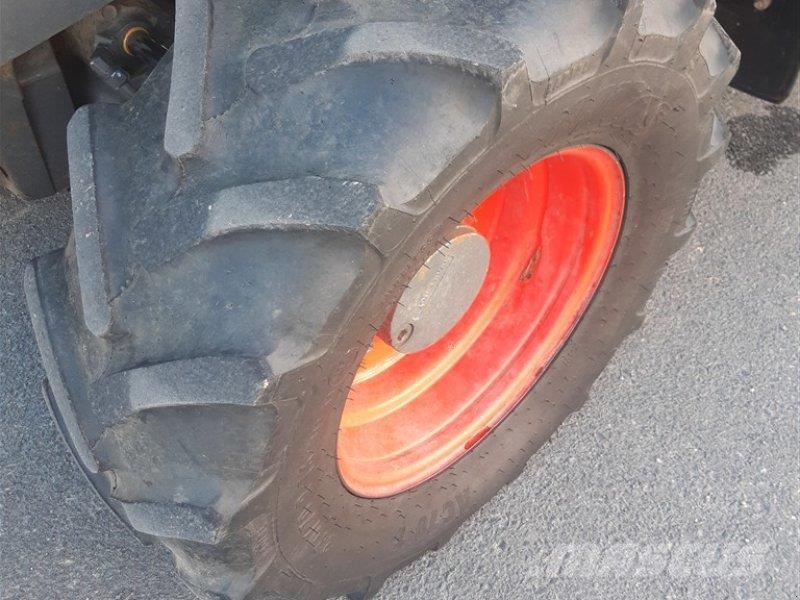 CLAAS Nexos 260 M Трактори