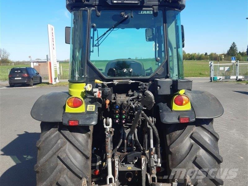 CLAAS Nexos 260 M Трактори