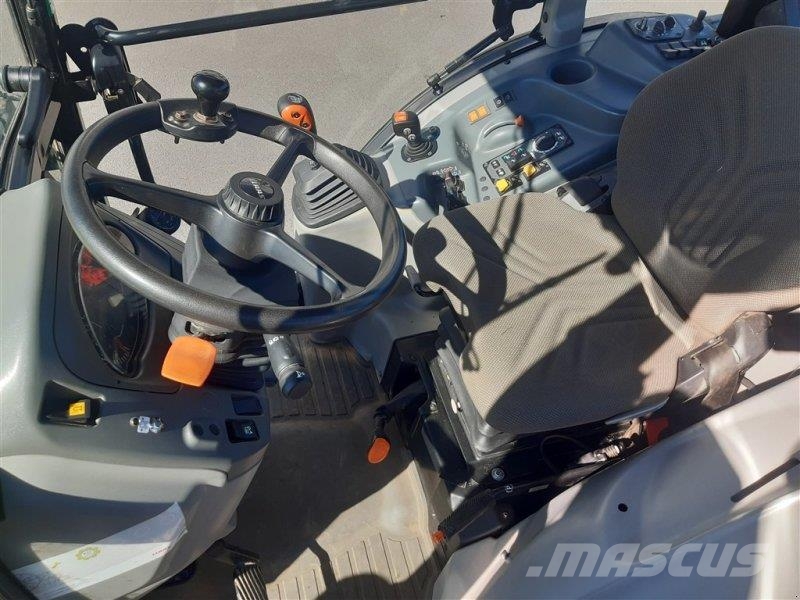 CLAAS Nexos 260 M Трактори