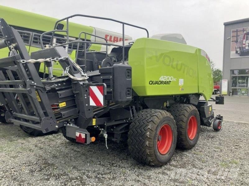 CLAAS QUADRANT 4200 RC Balirke (kvadratne bale)