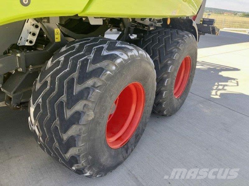 CLAAS QUADRANT 5200 FC TANDEM محزمات مربعة