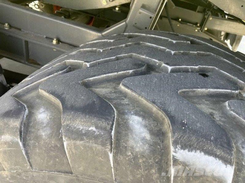 CLAAS QUADRANT 5200 FC TANDEM محزمات مربعة