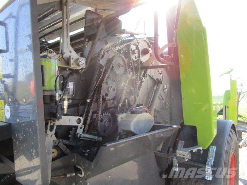 CLAAS Rollant 454 Rituļu ietinēji
