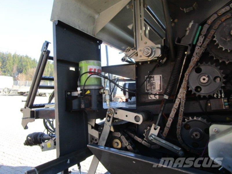 CLAAS Rollant 454 Rituļu ietinēji