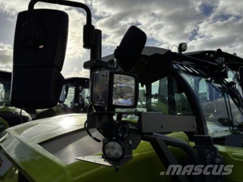 CLAAS SCORPION 742 VARIPOWER مناولات متداخلة