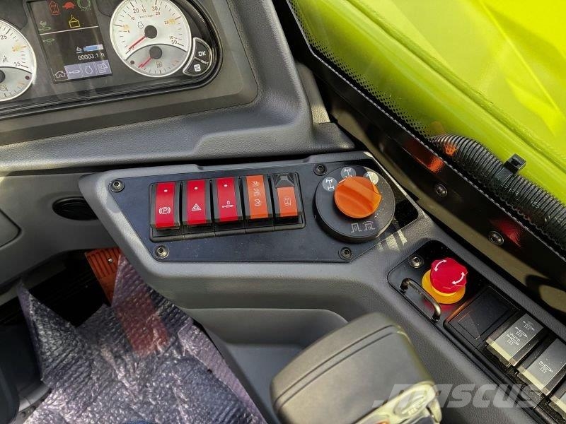 CLAAS SCORPION 742 VARIPOWER مناولات متداخلة