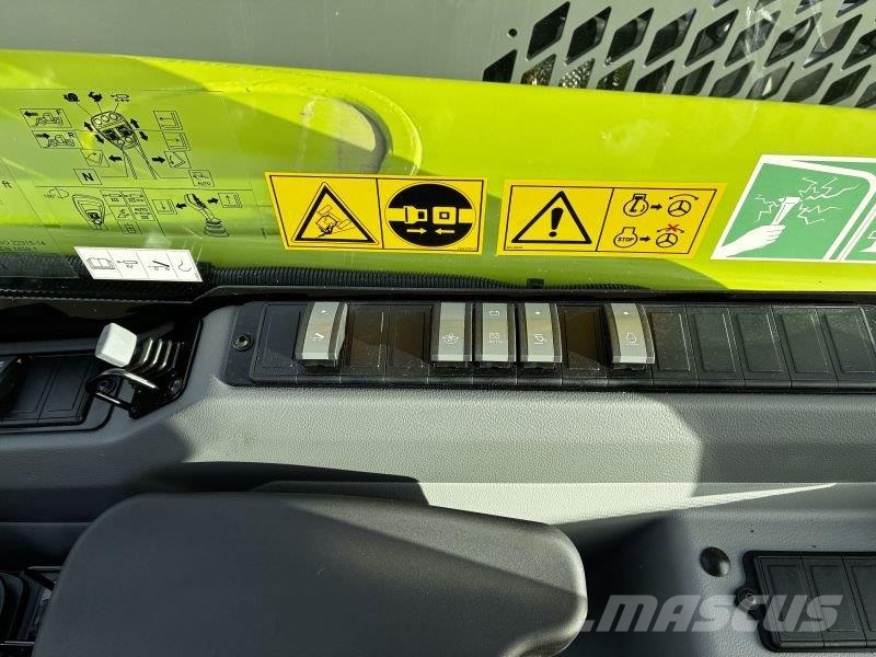 CLAAS SCORPION 742 VARIPOWER مناولات متداخلة
