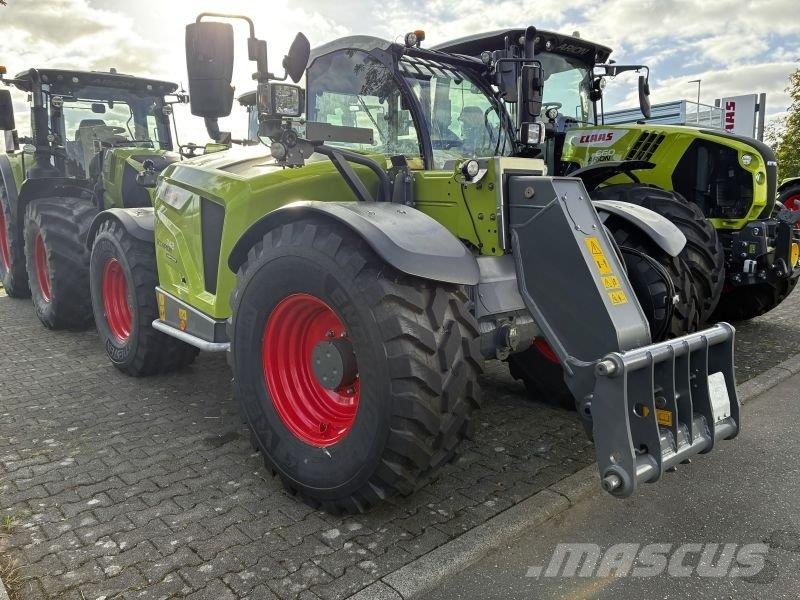 CLAAS SCORPION 742 VARIPOWER مناولات متداخلة