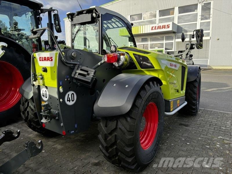 CLAAS SCORPION 742 VARIPOWER مناولات متداخلة